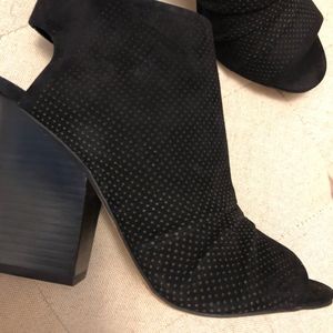 Vince Camuto Shoes - NEW Vince Camuto Peep Toe Bootie Vince Camuto Shoes - NEW Vince Camuto Peep Toe Bootie